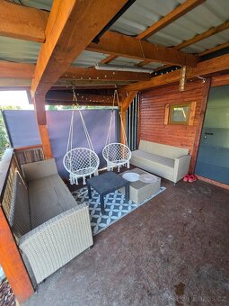 Zahrada se zateplenou chatkou, pergolou 250m2 - 3