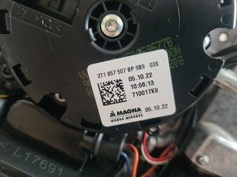 NOVÉ Levé zrcátko Superb 2 s podsvícením 9+2 PIN - 3