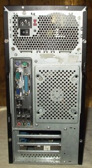 Starší plně funkční PC - 3