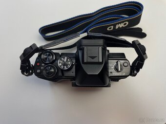 Olympus OM-D E-M10 mark II + portrétní objektiv - 3