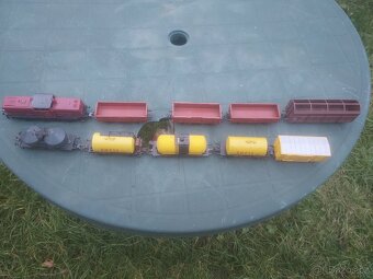 PRODÁM VLÁČKY  -  HO. - 3