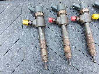 Vstřikovače 4ks BOSCH 0445110276 - 3