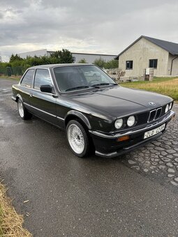 BMW E30 320i Coupe - 3