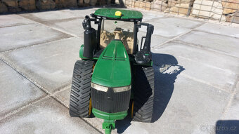 Prodám Bruder Pásový traktor John Deere 2492/02 - 3
