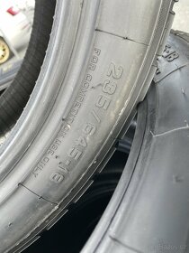 235/645-18 Pirelli WH Okruhové - 3
