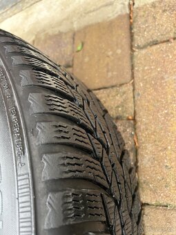 Sada zimních pneumatik i s disky : 225/55 R16 99H XL - 3