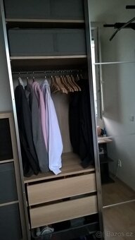 Luxusní skříň s posuvnými dveřmi - 3