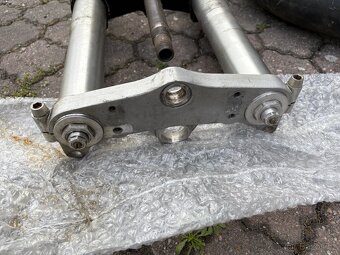 Suzuki GSX-R up-side předek - 3