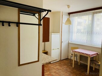 Pronájem bytu 1+1 s balkonem - 3