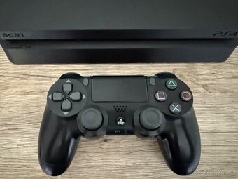 PlayStation 4 slim - 3