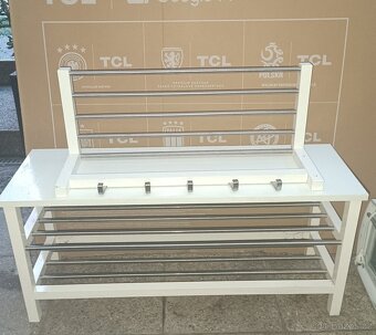 Botník IKEA Tjusig a 2 věšáky - 3