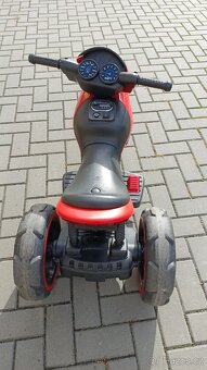 Dětská elektrická motorka POLICE červená od 3 let - 3
