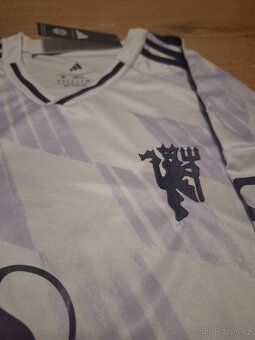 Fotbalový dres Manchester United Mbeumo - 3