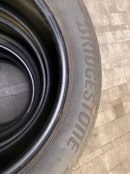 Bridgestone Alenza 235/55 R19 - 3