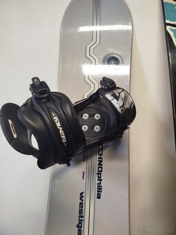 Snowboardy Westige a Sims s botami - 3