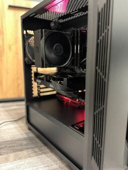 Herní PC - i5-9600KF / RX 6600 8GB / 16GB RAM - 3