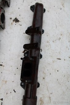 Zetor 16145 turbo svody motoru výfukové a sací - 3