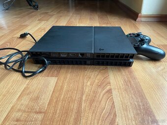PlayStation 4 (PS4) 500 GB + hry + ovladač - 3
