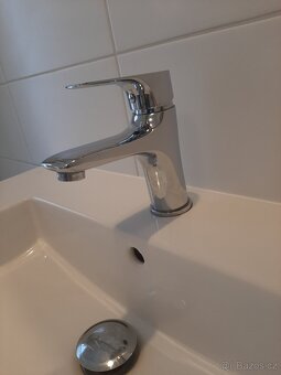 Koupelnový stolek - 3