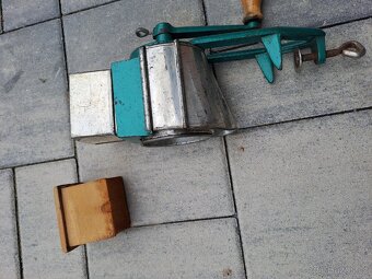 Starý mlýnek na strouhanku - 3