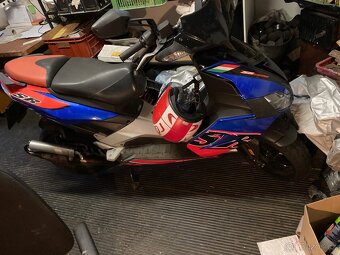 Skútr Aprilia- SR 50 - 3