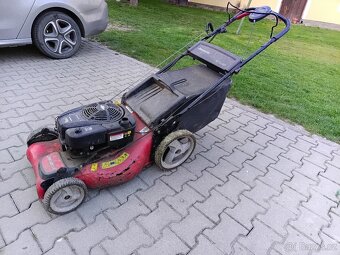 Sekačka Jonsered - 3