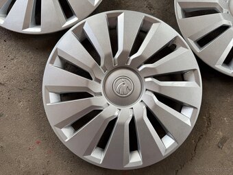 Originální poklice Škoda R16 - 3