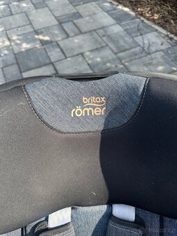 Autosedacka Britax Römer Dualfix M i-size do 18 kg / 4 let - 3