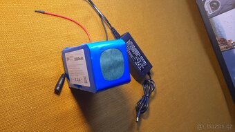 Baterie 24 - 29 Volt nová výstupní a nabíjecí konektor - 3