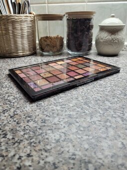 Nová paletka Maxi Reloaded Palette zn. Revolution - 3