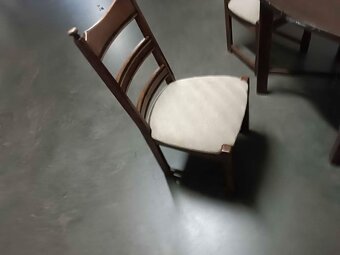 S DOVOZEM masivní oválný dřevěný stůl 90x140 a 4 židle - 3