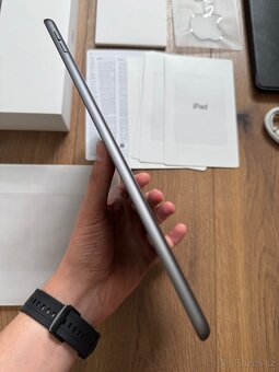 iPad 9 generace Wi-Fi 64GB Space Gray - 3
