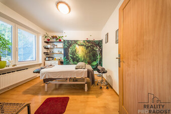 Prodej rodinného domu 315 m2, pozemek 834 m2, Perunská Hodon - 3