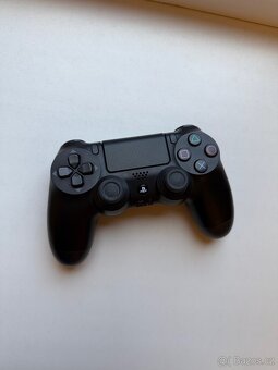 PlayStation 4 + ovladač - 3
