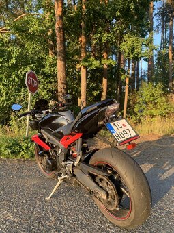 Triumph Street Triple 675R - 3