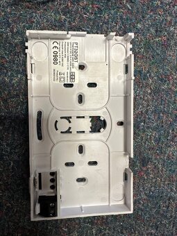 Bezdrátový termostat na SIM kartu Electrobock PT32 - 3