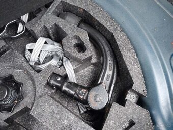 Volkswagen Golf 6 VI 2.0 Tdi COMFORTL.VYHŘ. SED. BEZ KOROZE - 3