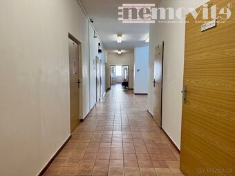 Pronájem kancelářských prostor v administrativní budově - H - 3