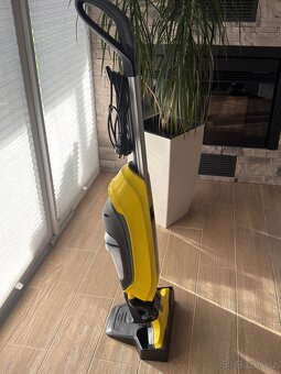 Podlahový mycí stroj KÄRCHER FC 5 1.055-500.0, černo/žlutý - 3