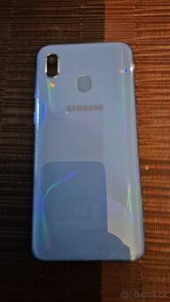 Prodám mobilní telefon Samsung Galaxy A40 - 3