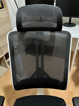 Kancelářský stůl a židle - 3