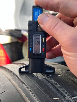 Letní pneu Nokian 235/45/17 - 3