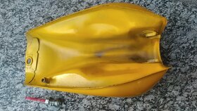 Honda xl , nádrž , výfuk a sedlo - 3