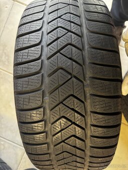 Zimní pneu Pirelii Stozero 245/45/18 - 3