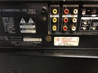 Panasonic AG W1 Hifi Stero video - 3