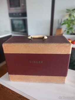 Kufříkový retro šicí stroj Singer - přenosný, na ruční pohon - 3