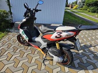 Skutr Aprilia SR50R - 3