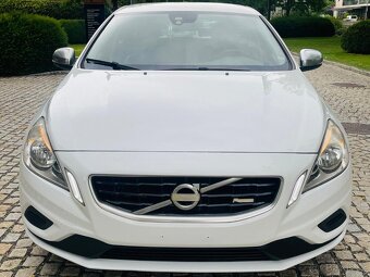 Volvo V60 2.0D 120KW MANUÁL R-DESIGN SENZORY - 3