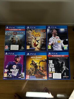 PlayStation 4 Pro 1TB + 3 ovladače + 7 her - 3