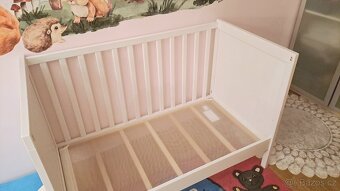 Dětská postýlka Sundvik IKEA + matrace + chránič, jako nové - 3